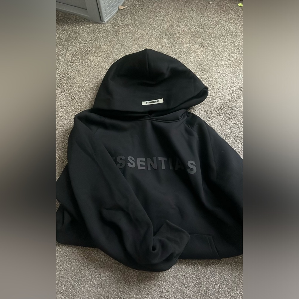 Essential hoodie